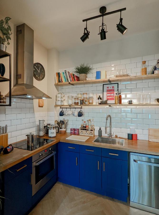 Spacious, Mid-Century 1 Bedroom Apartment Quedgeley Kültér fotó