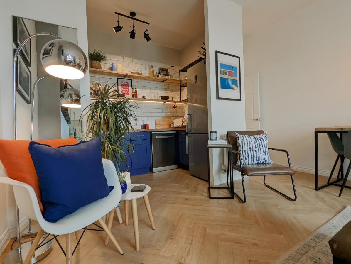 Spacious, Mid-Century 1 Bedroom Apartment Quedgeley Kültér fotó